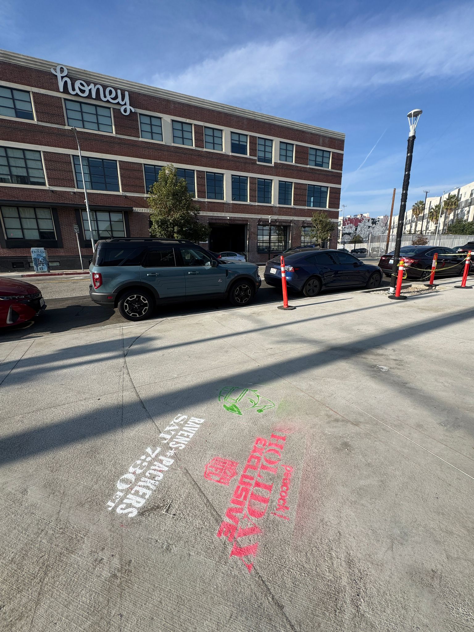 Stencil 21.5 Sci Arc Honey